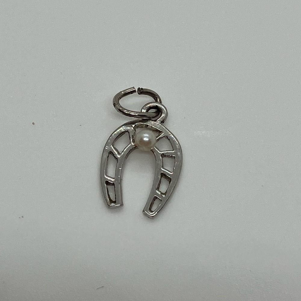 Vtg 925 Sterling Silver Striped Horseshoe & Pearl Good Luck Charm / Pendant